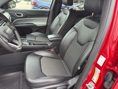 Used 2024 Jeep Compass Latitude AWD/4WD image 14