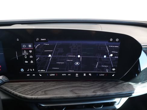 Used 2025 Audi Q5 Premium w/ Convenience Package image 16