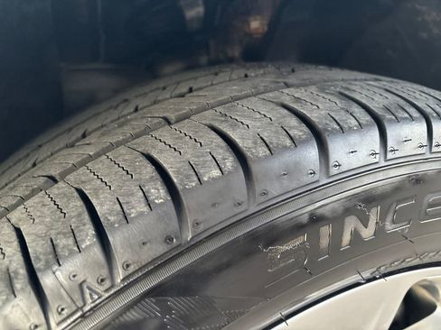 Used 2018 Dodge Challenger SXT image 32