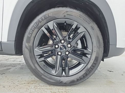 Used 2025 Chevrolet Trax ACTIV w/ Sunroof Package image 13