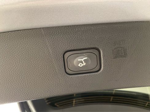 Used 2023 Ford Edge SEL w/ Convenience Package image 9