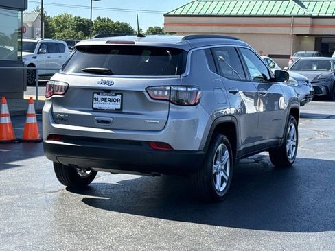 Used 2024 Jeep Compass Latitude w/ Altitude Special Edition AWD/4WD image 3