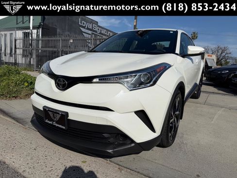 Used 2018 Toyota C-HR XLE image 3