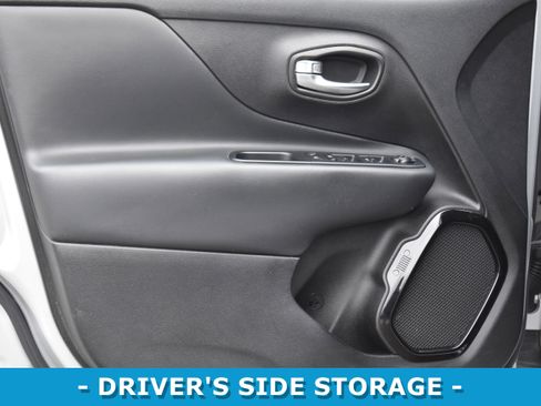 Used 2017 Jeep Renegade Altitude image 5