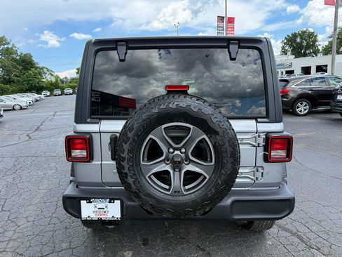 Used 2018 Jeep Wrangler Unlimited Sport S AWD/4WD image 6