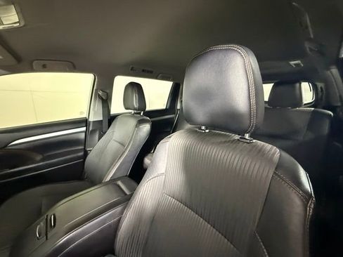 Used 2018 Toyota Highlander Plus w/ Protection Package #3 AWD/4WD image 15