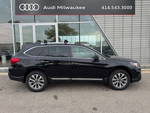 Used 2018 Subaru Outback 2.5i Touring w/ Popular Package #3 AWD/4WD image 3