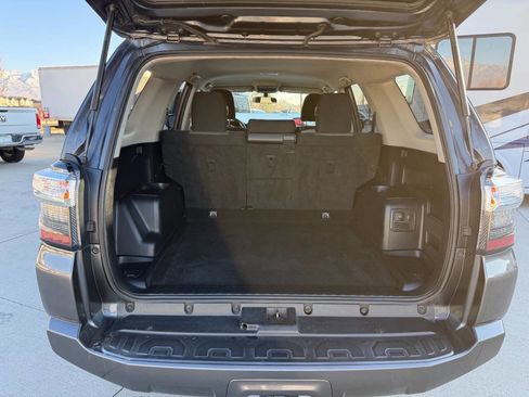 Used 2019 Toyota 4Runner SR5 AWD/4WD image 24