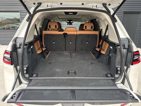 Used 2023 BMW X7 xDrive40i w/ Premium Package image 13