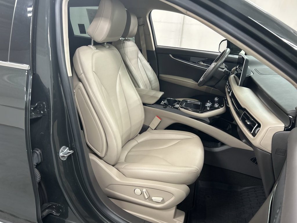 Used 2022 Lincoln Nautilus AWD w/ Premium Package image 23