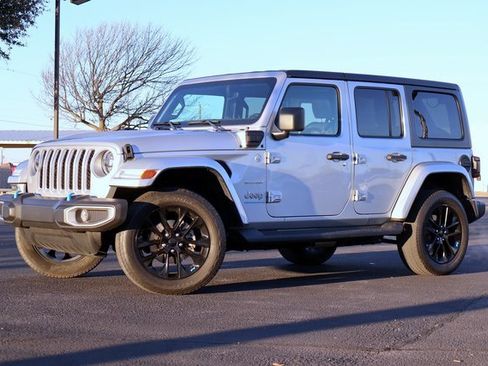 Used 2023 Jeep Wrangler Unlimited Sahara w/ Cold Weather Group image 20