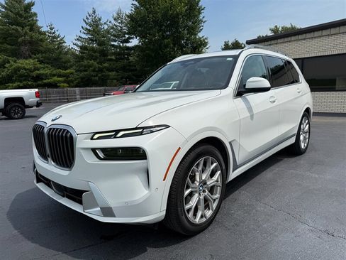 Used 2023 BMW X7 xDrive40i w/ Premium Package AWD/4WD image 2