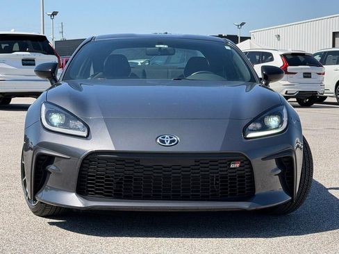 Used 2023 Toyota GR86 RWD image 2