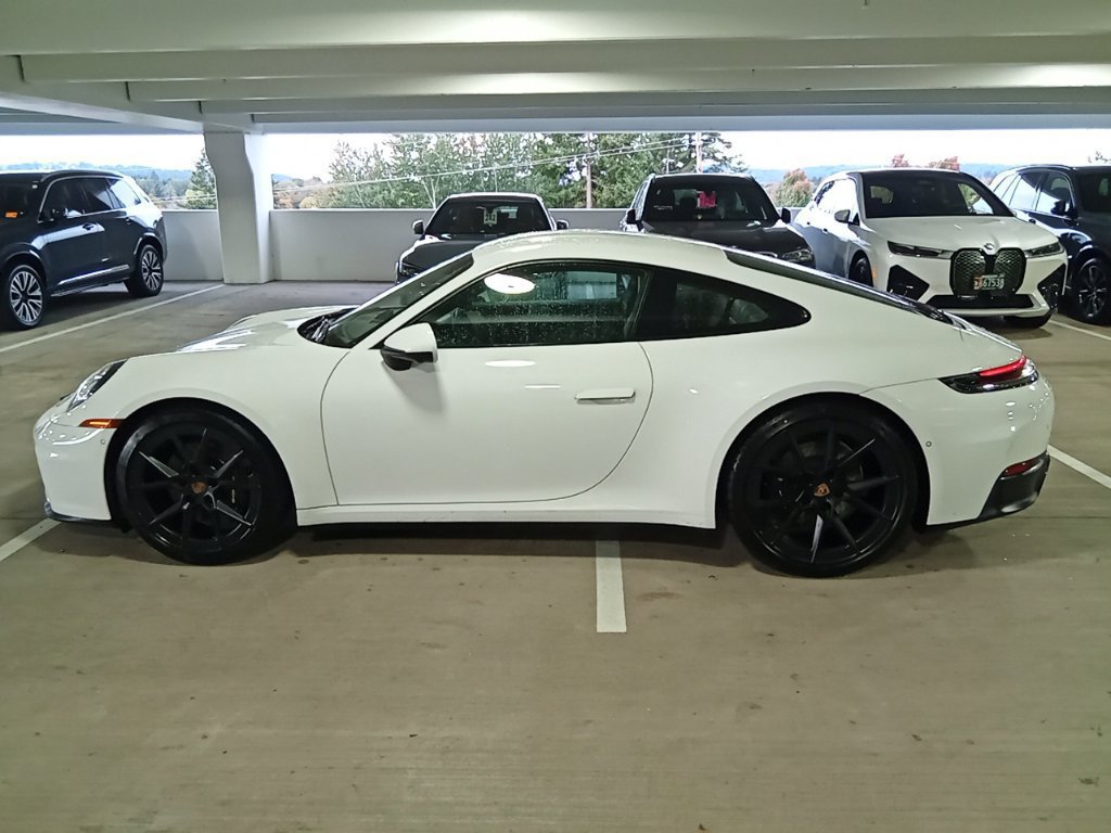 Used 2025 Porsche 911 Carrera RWD image 10