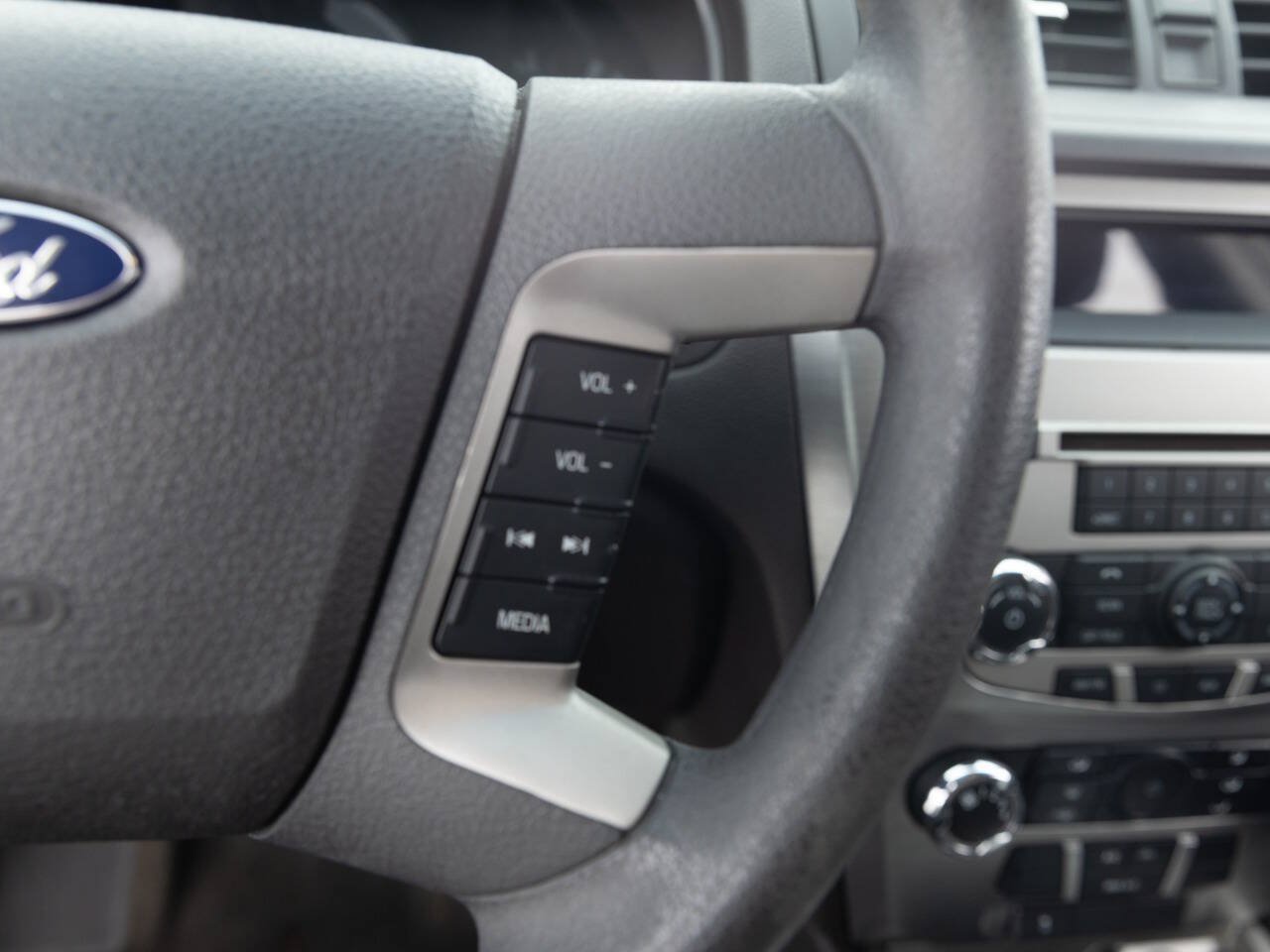 Used 2010 Ford Fusion SE FWD image 35
