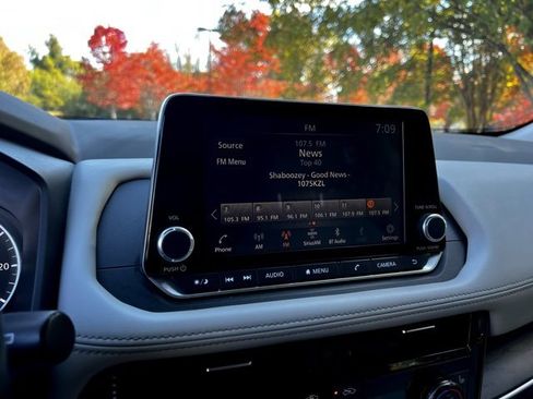 Used 2021 Nissan Rogue SL image 41