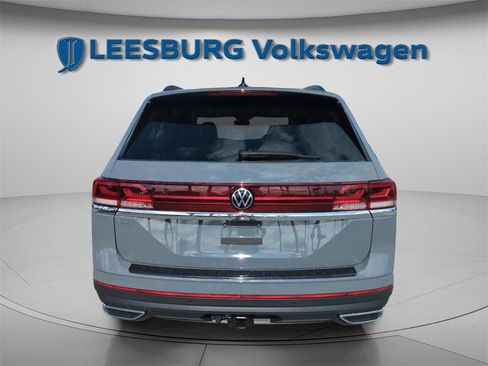 New 2026 Volkswagen Atlas SE image 10