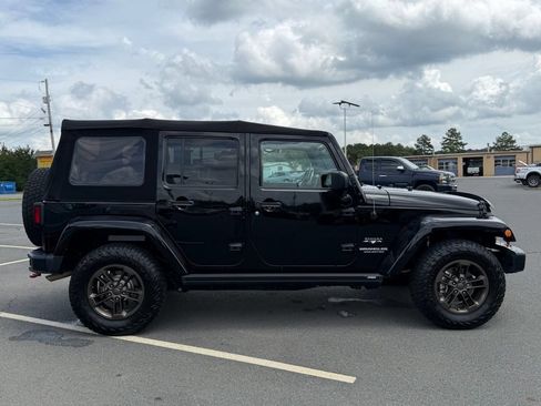 Used 2016 Jeep Wrangler Unlimited Sahara w/ Connectivity Group AWD/4WD image 2