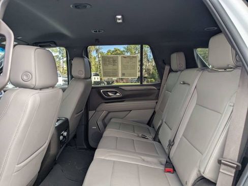 Used 2024 GMC Yukon SLT RWD image 15
