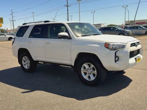 Used 2024 Toyota 4Runner SR5 Premium w/ Moonroof Package AWD/4WD image 2