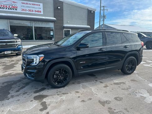 Used 2022 GMC Terrain AT4 w/ Infotainment Package II image 2