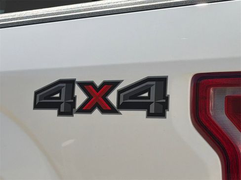 Used 2016 Ford F150 XLT image 8