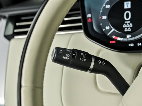 Used 2024 Land Rover Range Rover Long Wheelbase Autobiography image 30