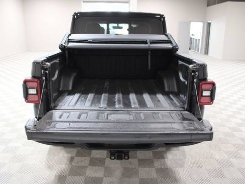 Used 2023 Jeep Gladiator Overland AWD/4WD image 14