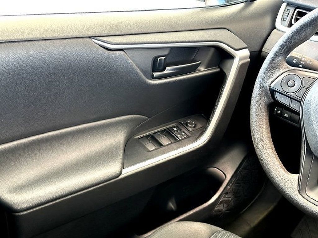 Certified 2025 Toyota RAV4 LE FWD image 25