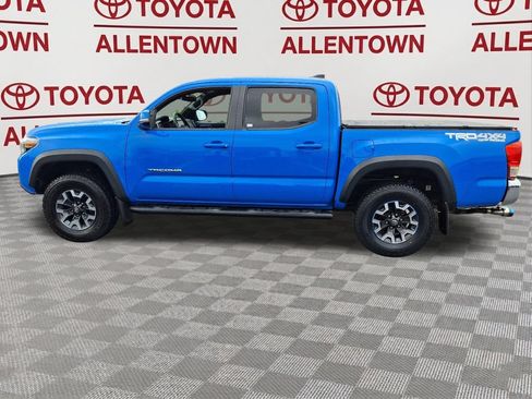 Used 2020 Toyota Tacoma TRD Off-Road AWD/4WD image 4