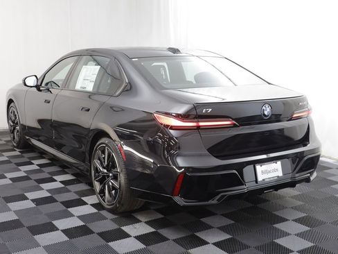 New 2026 BMW i7 xDrive60 w/ Premium Package AWD/4WD image 18