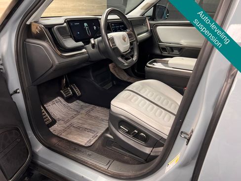 Used 2023 Rivian R1T Launch Edition image 4