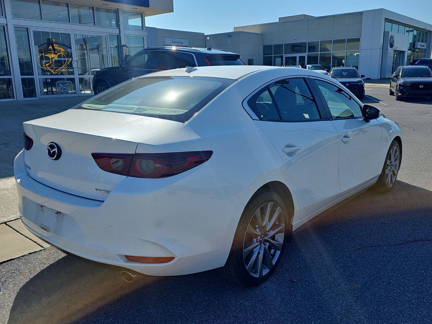 Used 2019 MAZDA MAZDA3 Sedan w/ Preferred Package FWD image 7