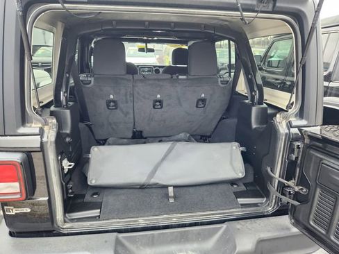 Used 2023 Jeep Wrangler Unlimited Sport AWD/4WD image 6