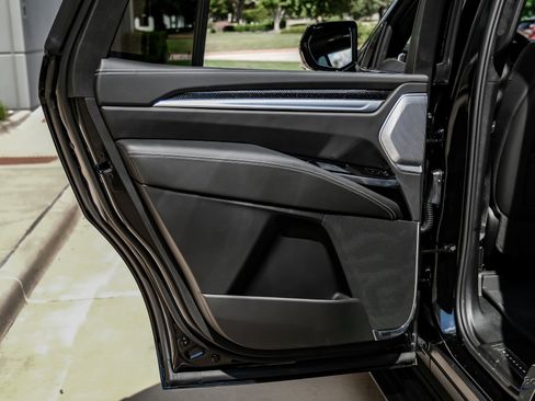 Used 2025 Cadillac Escalade V image 85