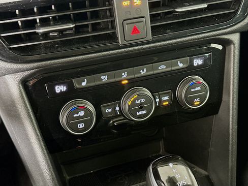 Used 2024 Volkswagen Taos SE image 24