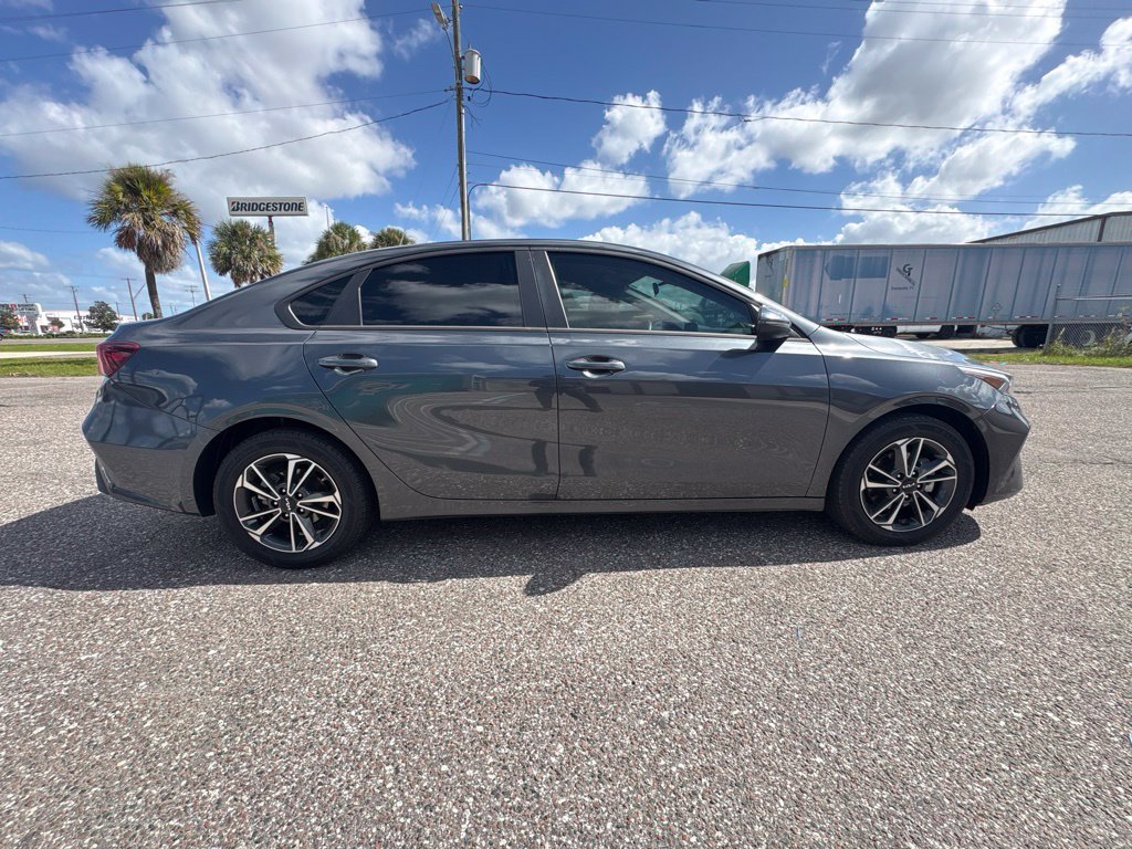 Used 2024 Kia Forte LXS w/ LXS Technology Package FWD image 2