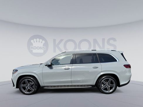 Used 2024 Mercedes-Benz GLS 450 4MATIC image 2
