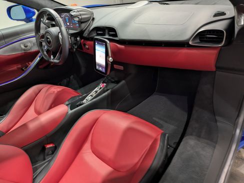 Used 2023 McLaren Artura image 21