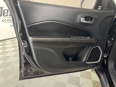 Used 2020 Jeep Compass Latitude image 9