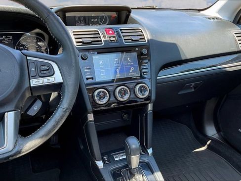 Used 2017 Subaru Forester 2.5i Touring AWD/4WD image 11