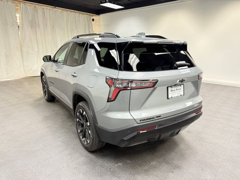 Used 2025 Chevrolet Equinox RS w/ Safety and Technology Package image 3