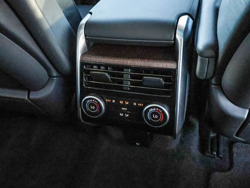 Certified 2023 Land Rover Range Rover SE image 22