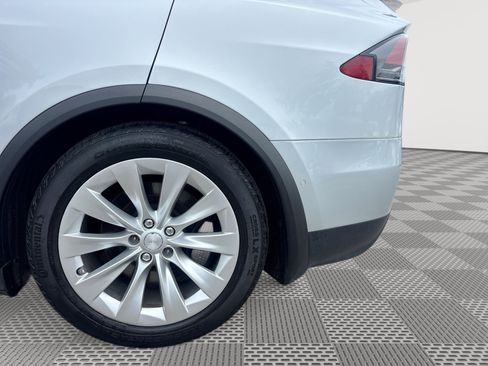 Used 2017 Tesla Model X 100D AWD/4WD image 29