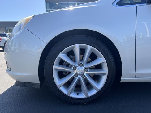 Used 2016 Buick Verano Leather w/ Experience Buick Package FWD image 11