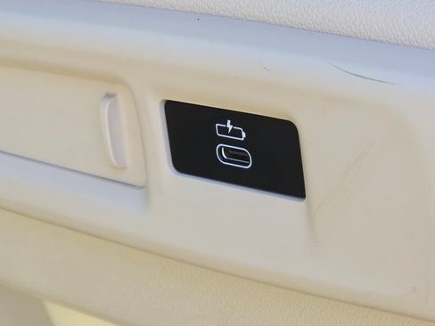 Used 2021 BMW X7 xDrive40i w/ Premium Package AWD/4WD image 15