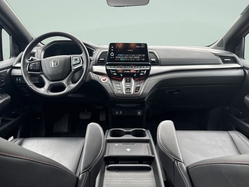Used 2025 Honda Odyssey Sport-L image 14