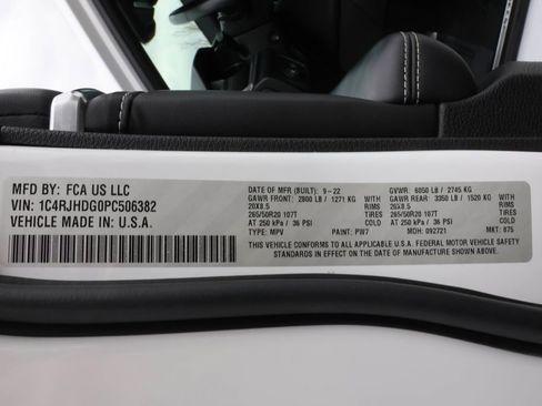 Used 2023 Jeep Grand Cherokee Overland w/ Adv Protech Group III image 48