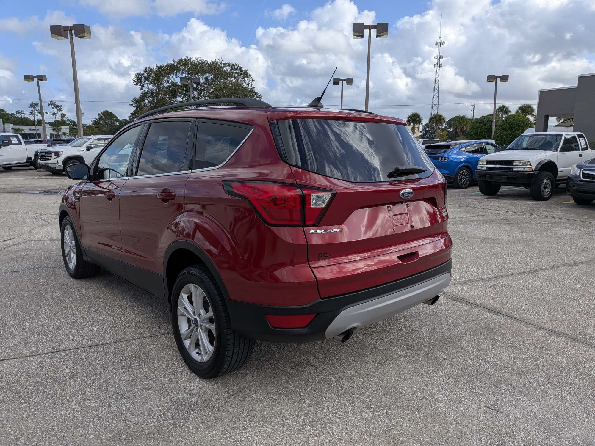 Used 2019 Ford Escape SEL FWD image 6