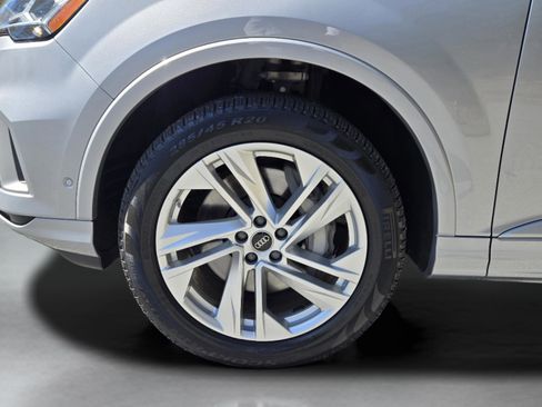 Used 2022 Audi Q7 Premium image 10